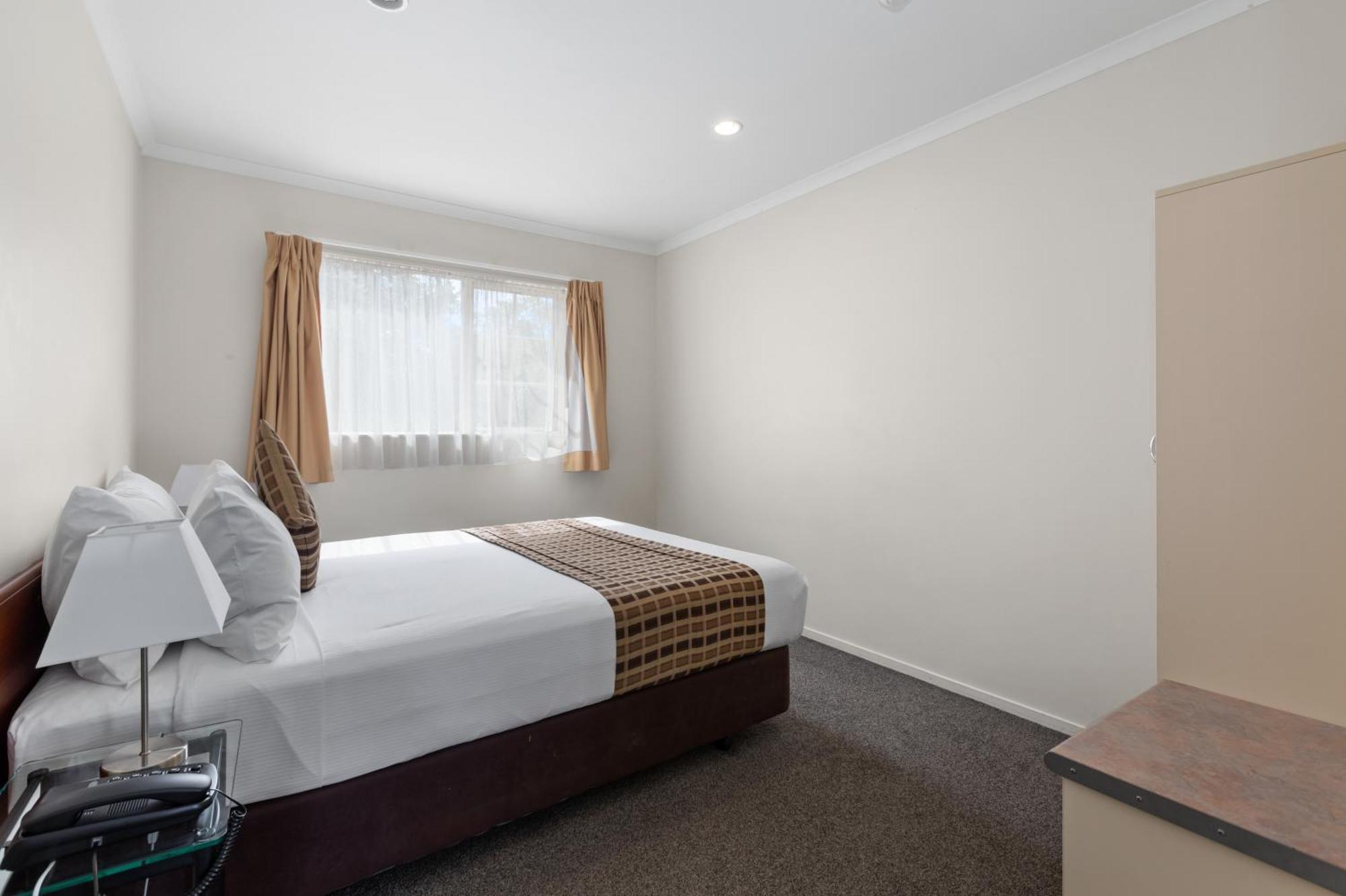 Best Western Bks Pioneer Motor Lodge Auckland Room photo